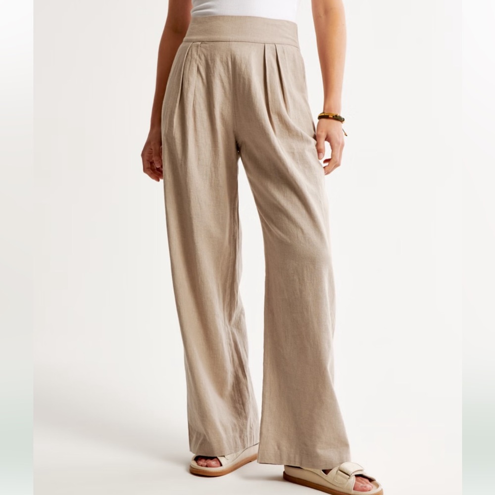 Abercrombie Women’s linen blend ultra wide leg pants in Tan size M Short